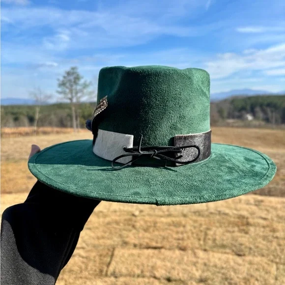 NWOT Large Wide Brim Green Sun Hat Green Suede Wide Brim Hat with Cowhide Band NWOT main image 3